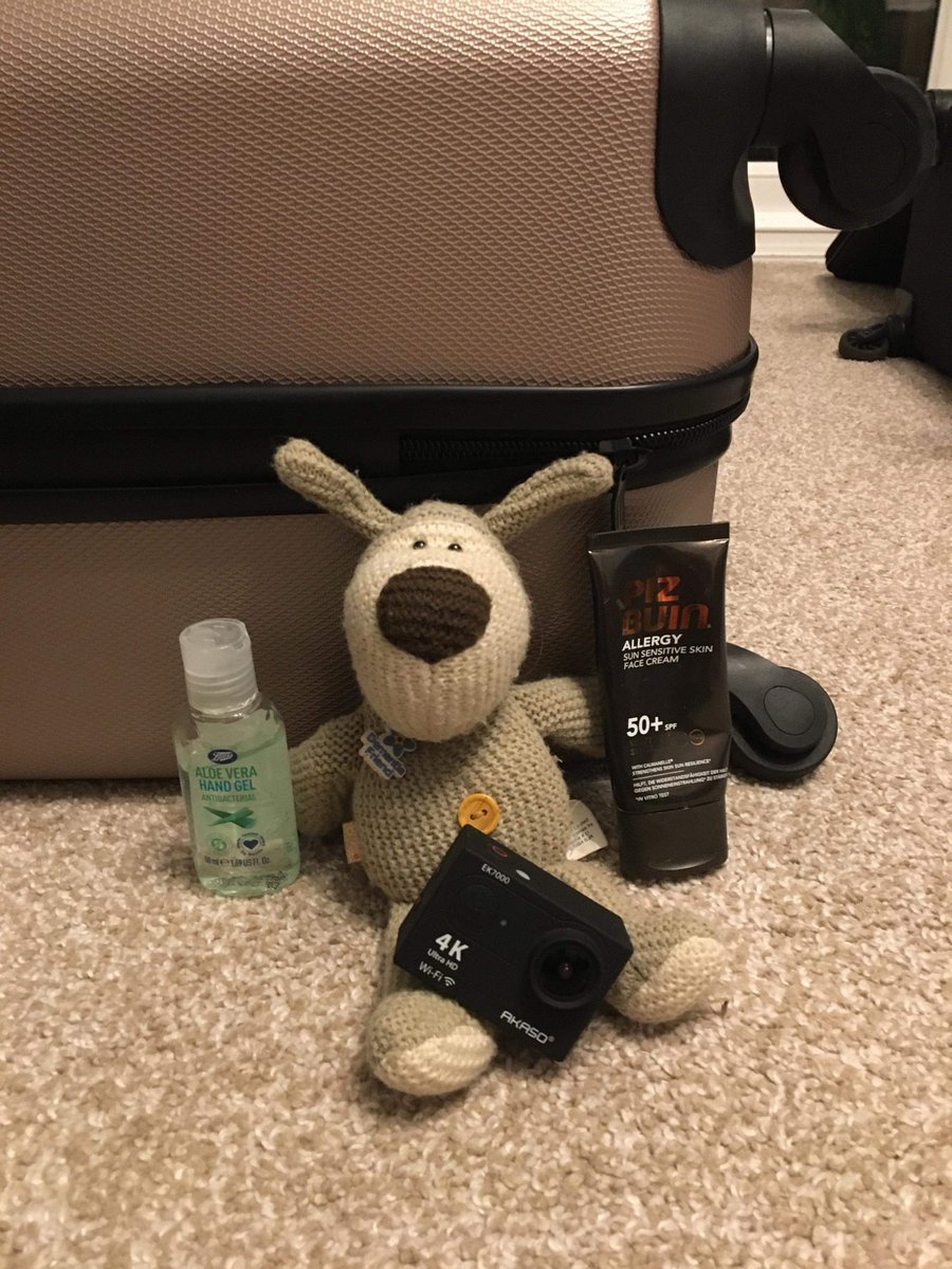 ATeambeach's tweet photo. I had planned to go on my travels again. My flight to Spain was cancelled. I'm home with my human companion but I'm disappointed. Was hoping to spread the word and raise dementia awareness in Tenerife. #dementia #coronavirus #AlzheimersSociety #dementiaUK https://t.co/FHZvb4U4ns