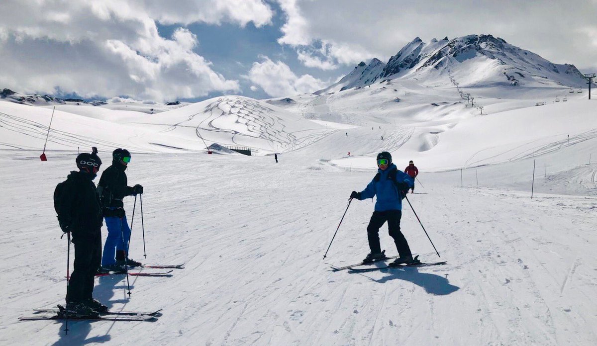 3 Pl, Anzio Coy, 1LANCS, are conducting Ski Foundation 1 training in Val D’Isere, France. The steep learning curve &amp; precarious slopes provide an excellent opportunity to build confidence &amp; test courage in a new environment.
#LionsOfEngland #ArmyConfidence <a href="/The_Black_Rats/">4 (UK) Brigade 🇬🇧</a>