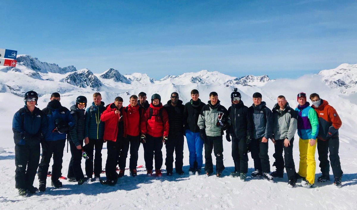 LANCS_REGT's tweet photo. 3 Pl, Anzio Coy, 1LANCS, are conducting Ski Foundation 1 training in Val D’Isere, France. The steep learning curve &amp; precarious slopes provide an excellent opportunity to build confidence &amp; test courage in a new environment.
#LionsOfEngland #ArmyConfidence @The_Black_Rats https://t.co/ULoWgJKm0X