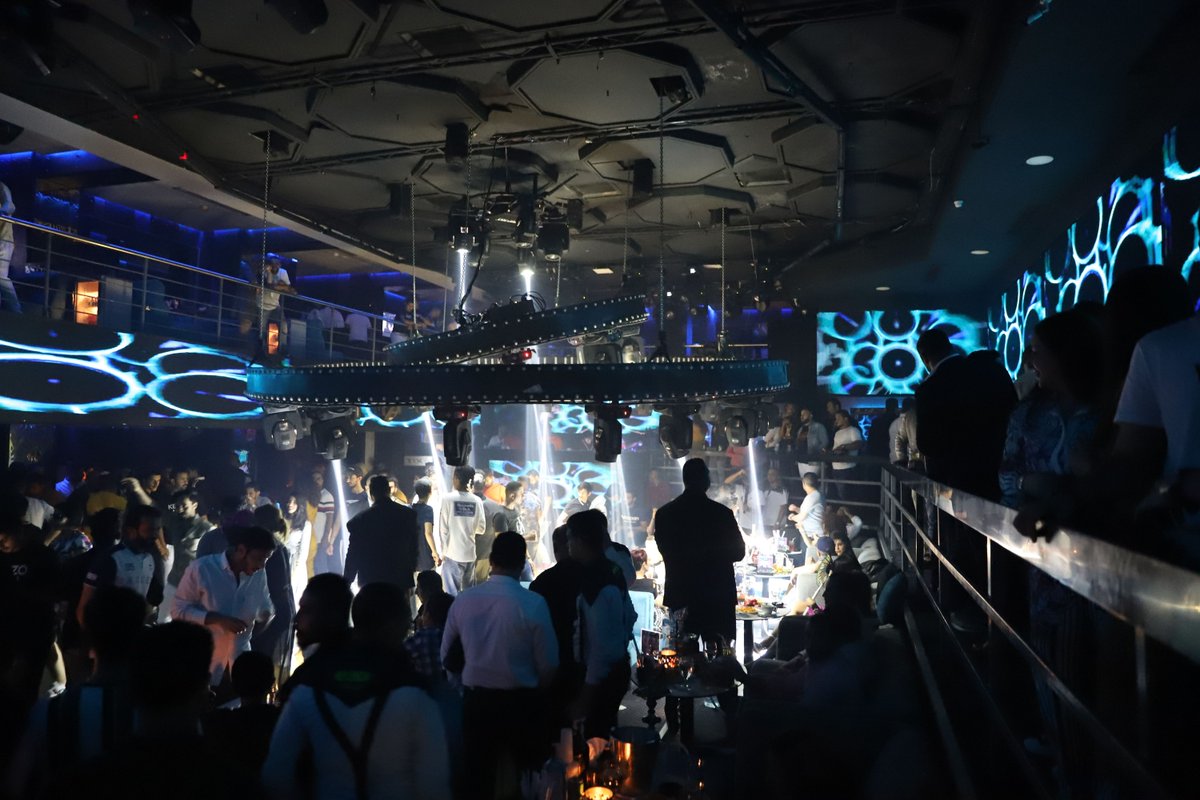 club_echo's tweet photo. No one can resist the green light to enjoy the life. With Echo club you have the green. Book now : 01154548888 - https://t.co/e8gdTUlmN9
#Best_Khalijiclub_in_Egypt #EchoClub #EchoWorld #NightLife #KhalijiClub #music #dance #dancefloor #clubs #party #nightclub https://t.co/IFMWBcZko1