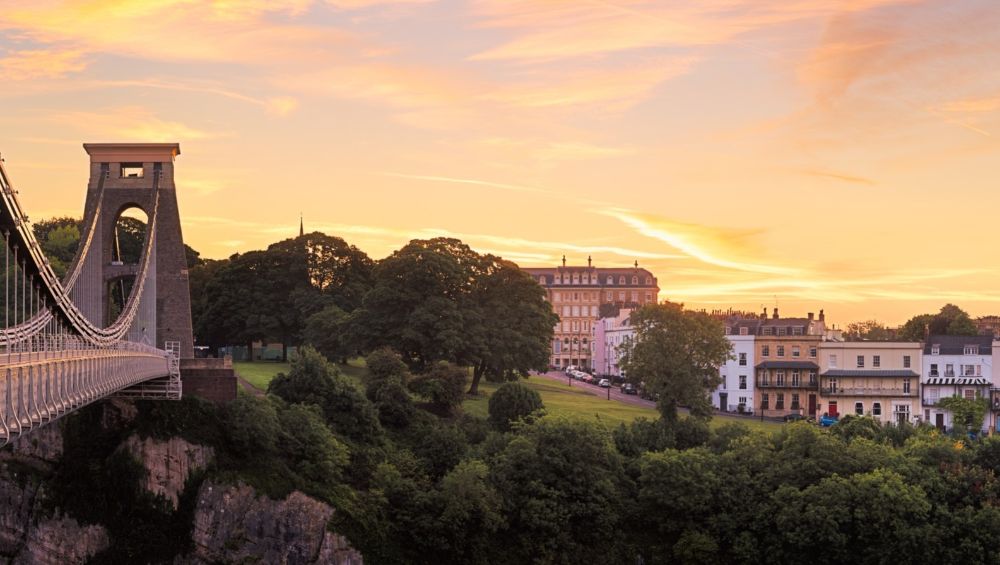 There are lots of reasons why we love #Bristol.

Here are our 10 biggest reasons why you should consider a move to Bristol in 2020 fal.cn/moving_to_bris…