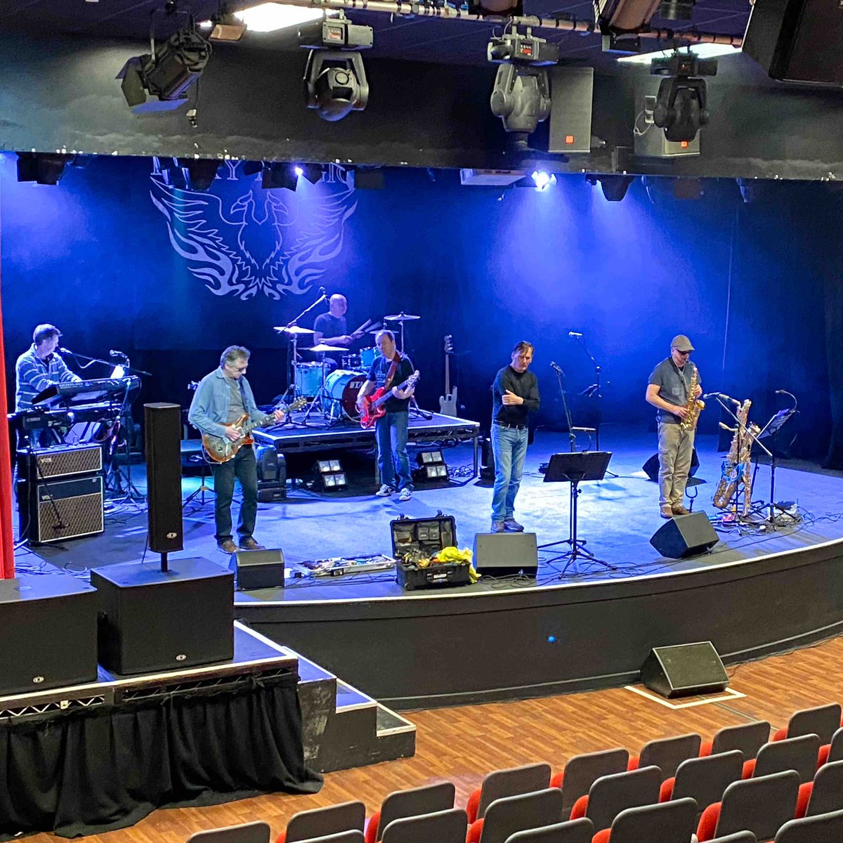 Roxy Magic - Tonights show all sound checked and ready to take the stage at 7:45pm.
The unmistakable sound of Roxy Music played by the best in the business.
#lovelocaltheatre, #roxymagic, #roxymusic