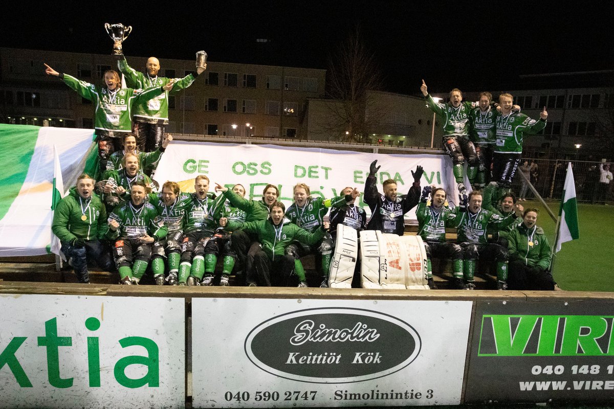 Finbandy's tweet photo. #finbandy #jääpallo #bandyliiga #finaali #Akilles
Kuvat: @janneekman https://t.co/jZmhStgJre