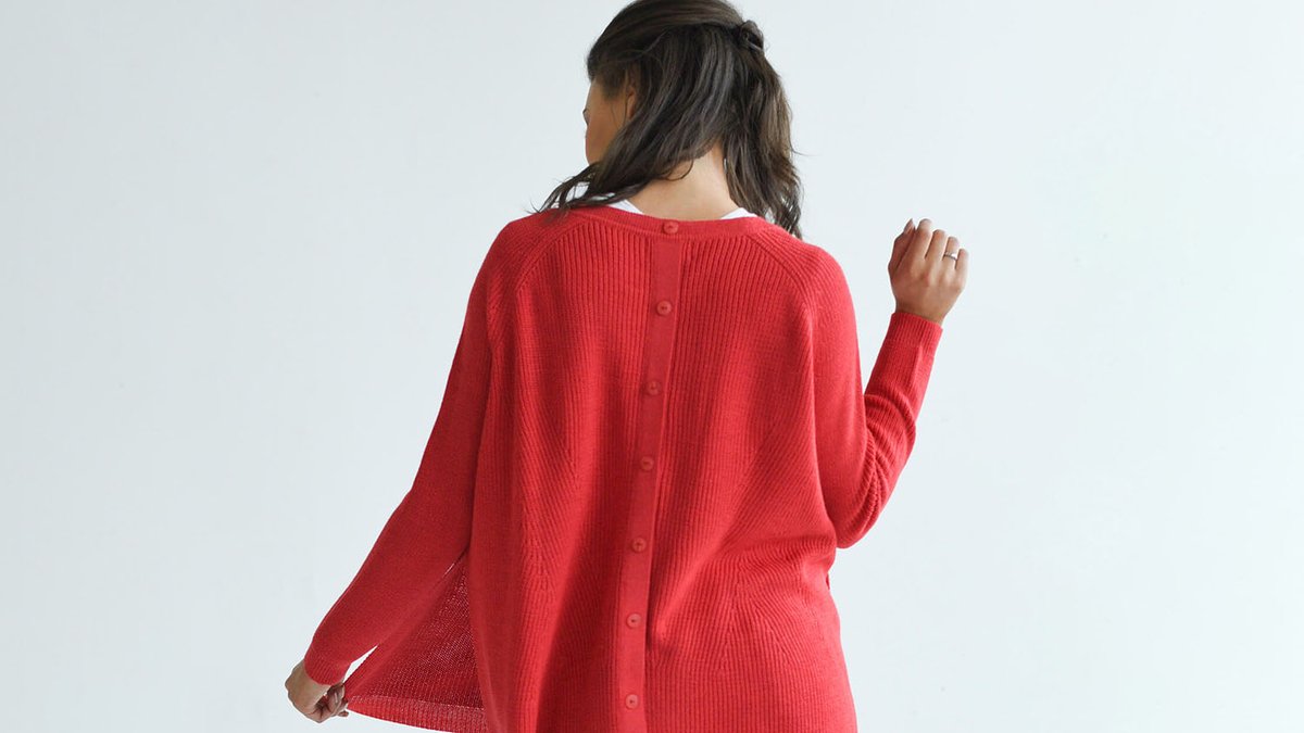 Add a POP of poppy to your spring wardrobe! 🌷Our Camden Traveler is sure to brighten any day. #travelgear #thehappynow #flashesofdelight #merseaco #travelgirl #sheisnotlost #seekthesimplicity #exploremore #travellust #traveldeeper #iamatraveler #springwardrobe