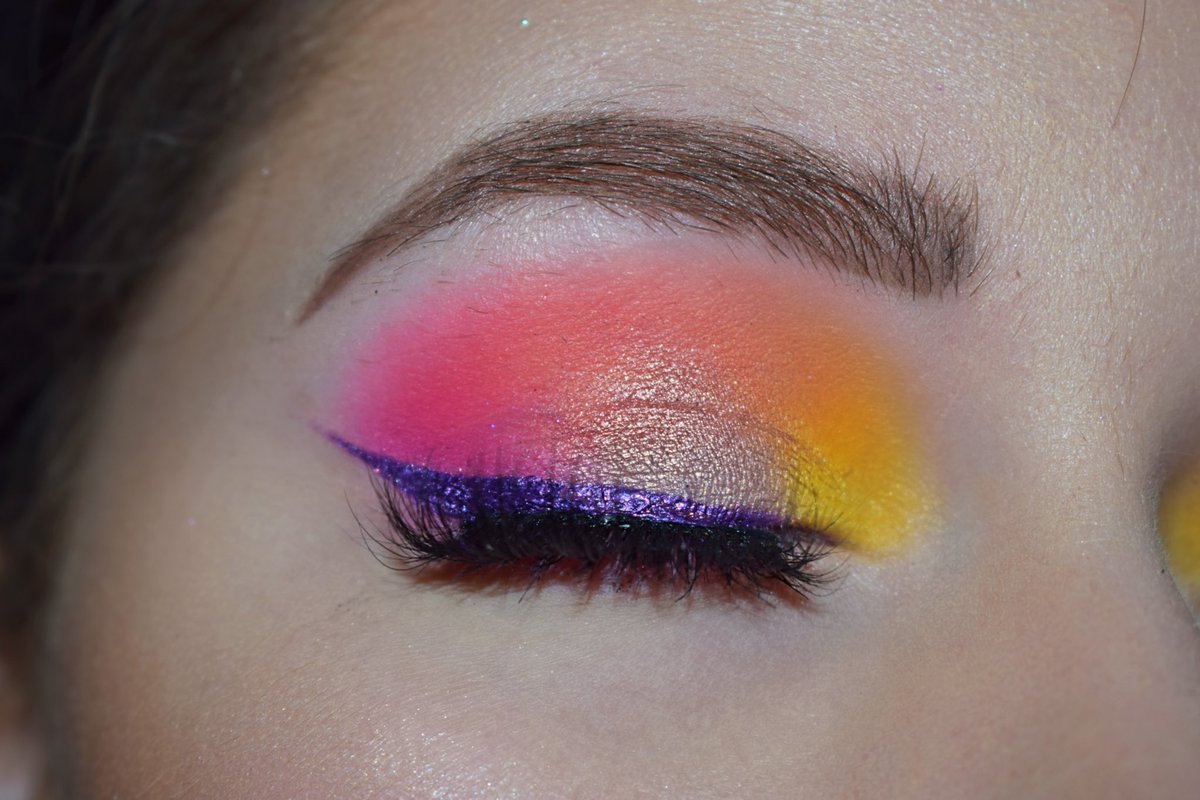 anabastasia's tweet photo. #mua #mue #makeup #makeupartist #BeautyBlogger #makeupaddict #colorful #eyemakeup #eyeshadow #bright #underratedmua #newmua #love #beauty #makeupoftwitter #motd #makeupoftheday #eye #eyeliner #JeffreeStarCosmetics #colourpop https://t.co/0gYpZcwEgB