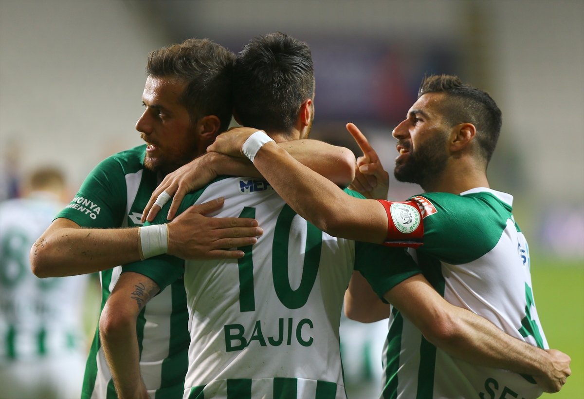 MustafaKavus's tweet photo. Son haftalarda yaşanan kötü gidişe Fenerbahçe'yi 1 - 0 mağlup ederek dur diyen @konyaspor'umuzu tebrik ediyorum. Bu galibiyet ligin sonraki haftaları için de hem moral hem de yeni bir başlangıç olsun İnşallah.

#Sizeİnanıyoruz
#BirlikteBaşaracağız 
#BenimŞehrim
#BizimMeram https://t.co/fhQlqOqsTV