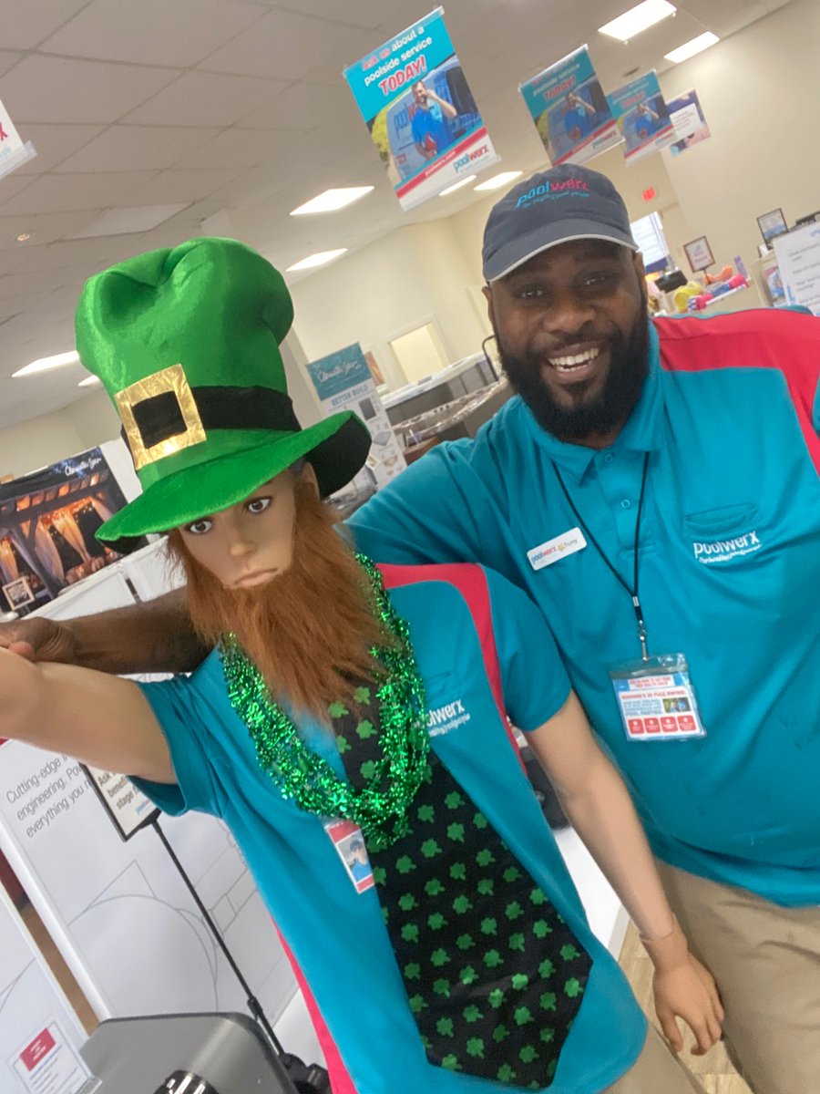 PoolwerxDallas's tweet photo. We are ready for #SaintPatricksDay !! Look at these twins! 😎🎩💚

#selfiesaturday #stpatricks #saturdayselfie #twinkies #twinning https://t.co/Io7XEIOjM2