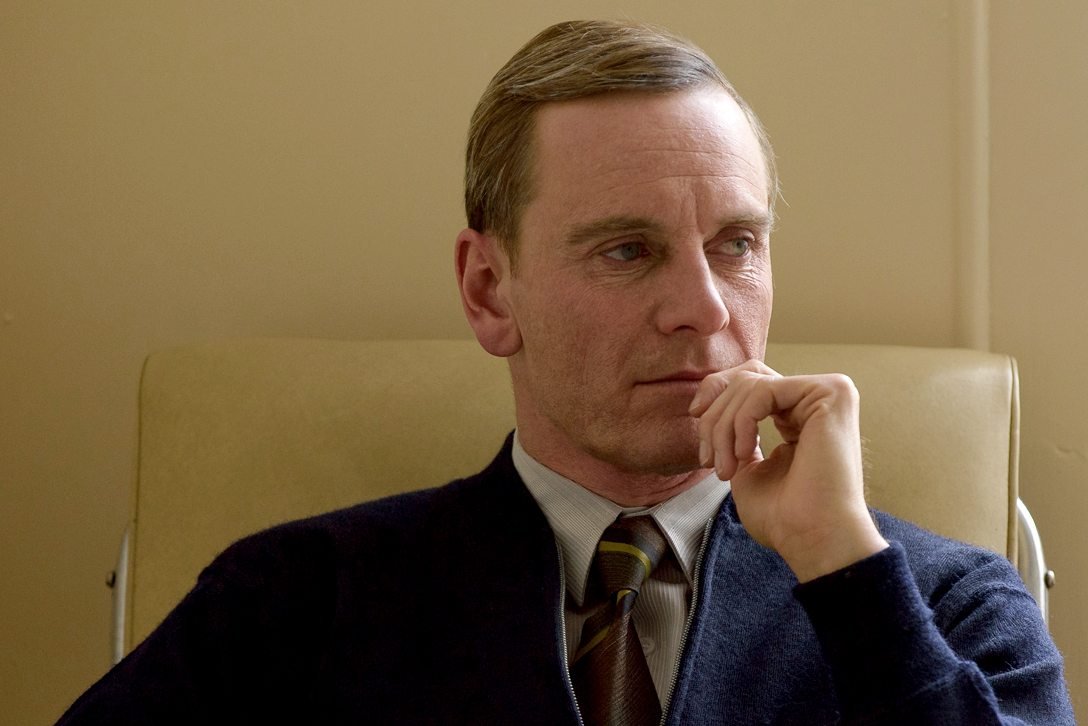 pyero33's tweet photo. #TLBO #TheLightBetweenOceans: Michael in the final scene of the film. Mike Marino's trick is amazing.Fassbender sent Marino a photo of his dad that he and director #DerekCianfrance liked. And it inspired this transformation.#MichaelFassbender #Love
#MikeMarino #MakeUpArtist 🎨🖌️ https://t.co/RxFneRbg9W