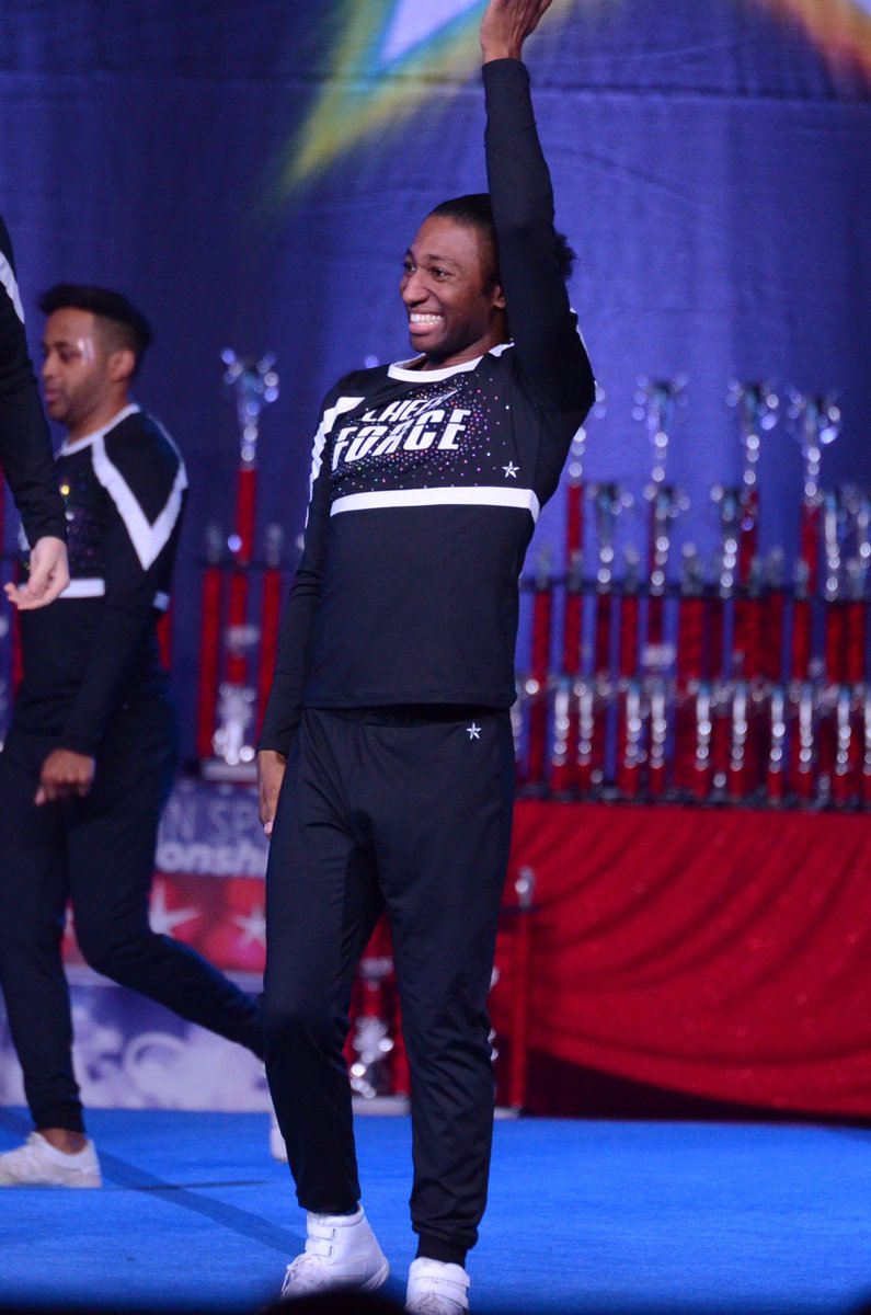 CheerForceAR's tweet photo. Everyone help us wish Coach Diquan a Happy Happy Birthday! We love you!💙 #happybirthday #cfastaff https://t.co/nV4gKeYLbO