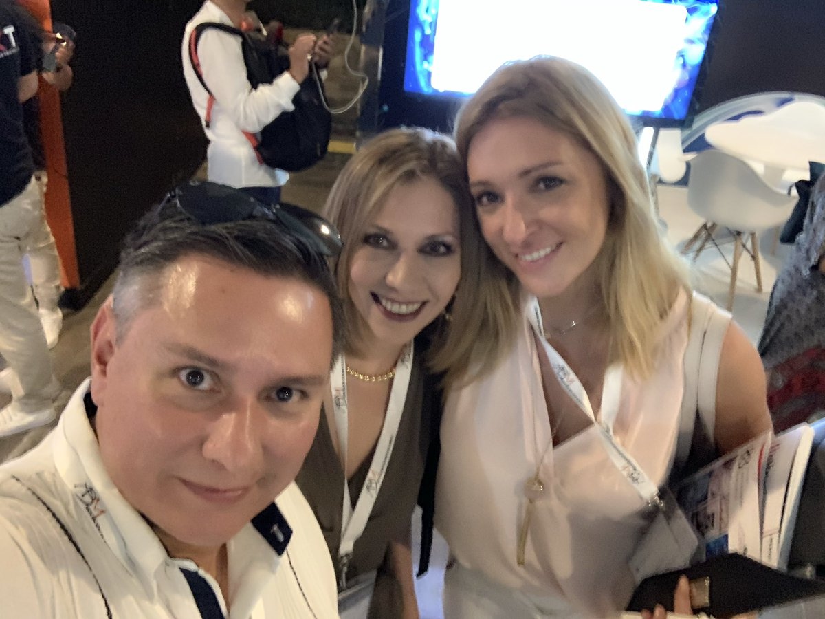 GutierrezNovelo's tweet photo. Intelligent Banking: The Next Step. 

Un honor haber sido Speaker en la #83ConvencionBancariaABM #ProsperidadEnLaEraDigital 

Gracias @AsocBancosMx 

Llego el momento de que la #InteligenciaArtificial trabaje para nosotros.

@AILEENNsynapse #JiiTTechnologies https://t.co/yaMU8yvcFu