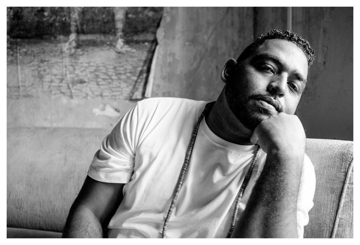 Hoje é dia de @almeidarafa_oficial, a força de nossos tambores. 🔥
O Cordel deseja um feliz aniversário e muita alegria para esse grande Ogã. É um prazer imenso ter conosco toda sua grandiosidade e seu espirito livre. Parabéns, Rafa, muitos anos de vida e encantos.🥁