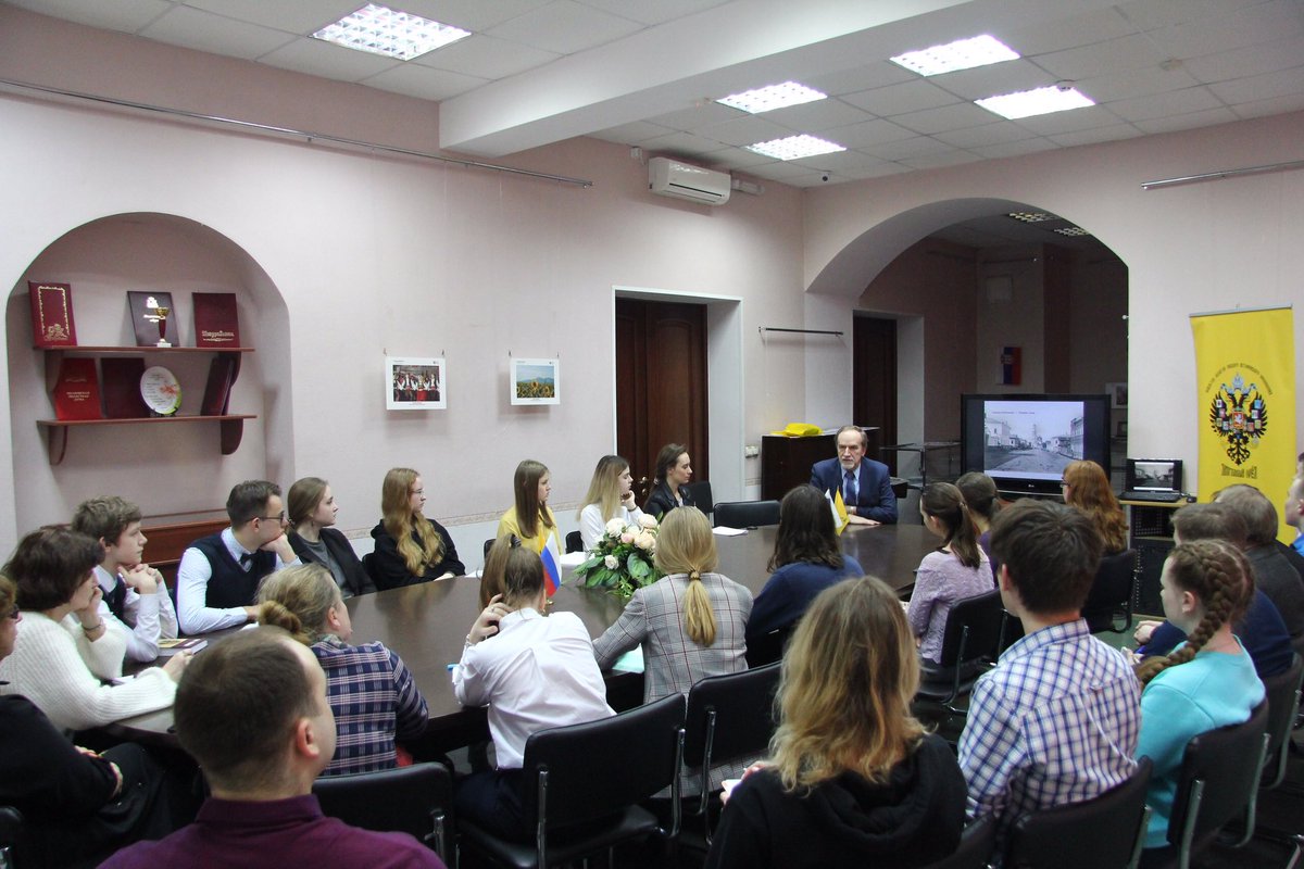 13 марта состоялась открытая лекция «Дореволюционная история Иваново-Вознесенска». Спикером выступил известный краевед – Балдин Кирилл Евгеньевич. Мероприятие прошло в рамках проекта «Мой город - Иваново-Вознесенск». #МПРФ #МП37