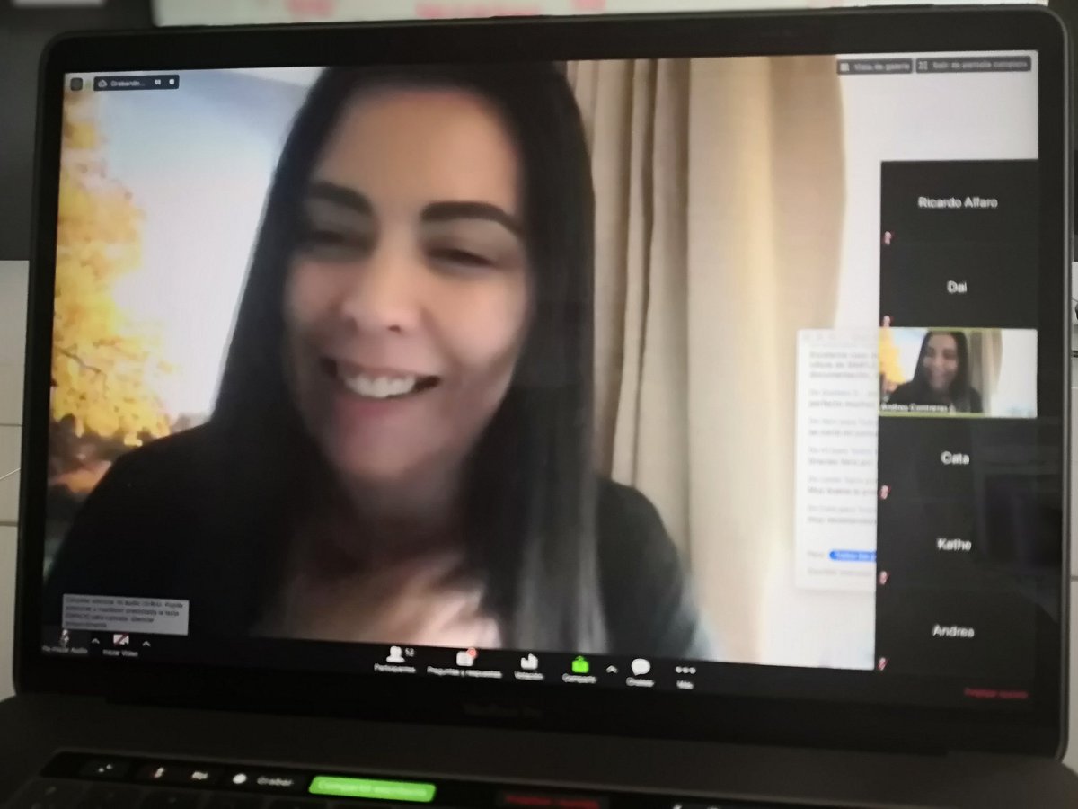 lilianareyes's tweet image. Andrea Contreras presentando @talentuumhq uno de nuestros auspiciadores #wiad2020 💃🏽