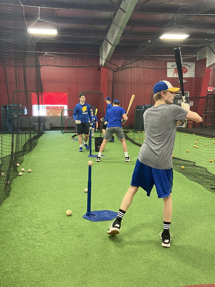 WestSenecaWest1's tweet image. Just waiting to play some games!! #springhasarrived #BleedBlue🔷🔶 @WNYTomPrince @IcingTheFed @DaveARicci @sportsunionwny