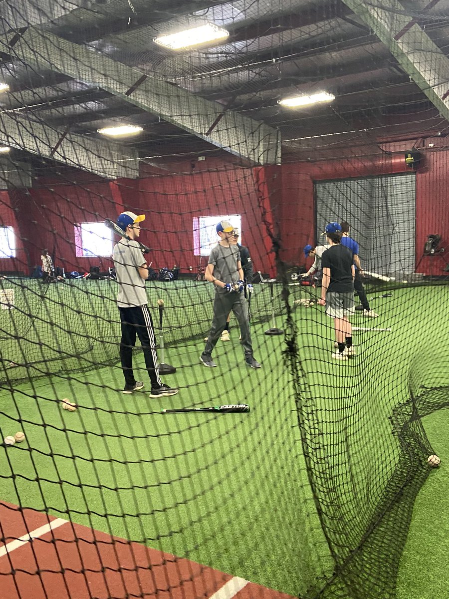 WestSenecaWest1's tweet image. Just waiting to play some games!! #springhasarrived #BleedBlue🔷🔶 @WNYTomPrince @IcingTheFed @DaveARicci @sportsunionwny