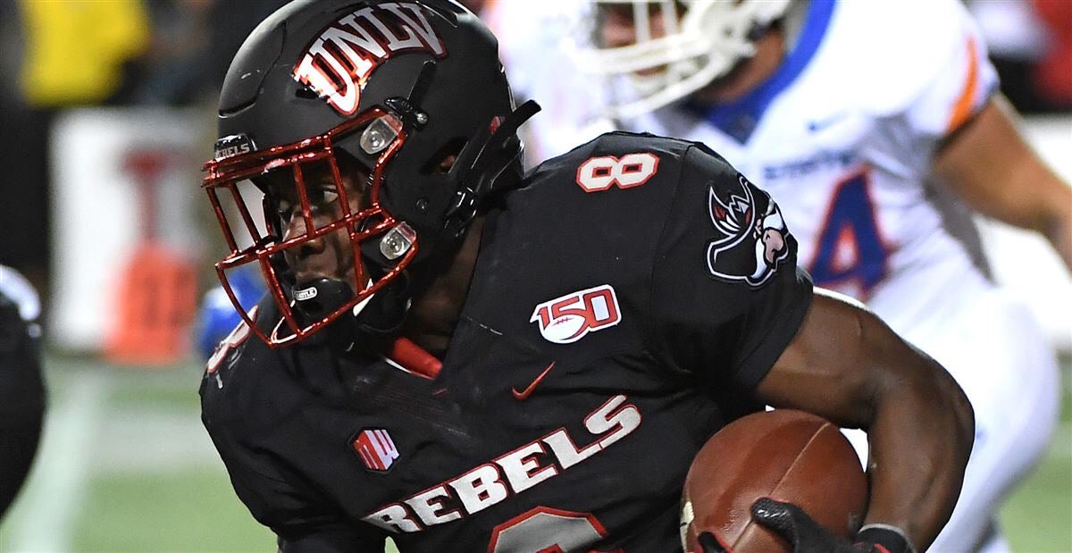 NoContextSEC's tweet photo. PLAYER TO KNOW

UNLV RB Charles Williams
- 212 car 1257 yds (5.9) 11 TD
- 7 rec 54 yds (7.7)

High energy high effort player

Can flat out fly 🔥
Was not expecting that kind of speed watching highlights of him.

https://t.co/1AeZWqp5V9 https://t.co/gRa9krB4Iq