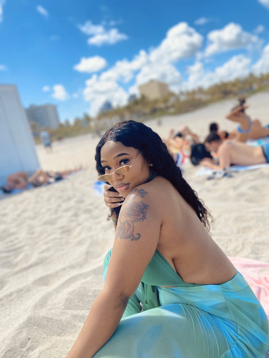 ayanaraee's tweet image. a dime 💚