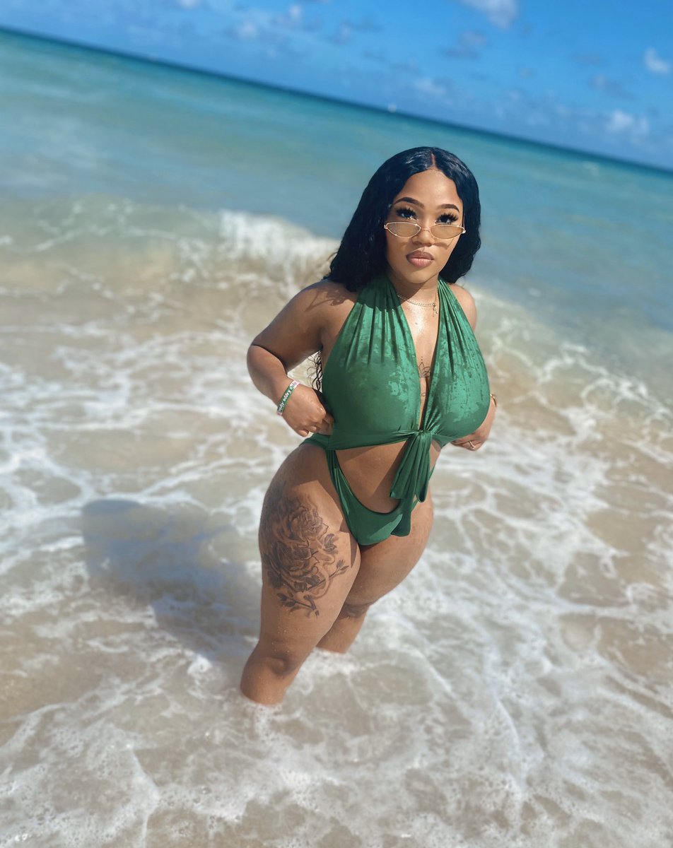 ayanaraee's tweet image. a dime 💚