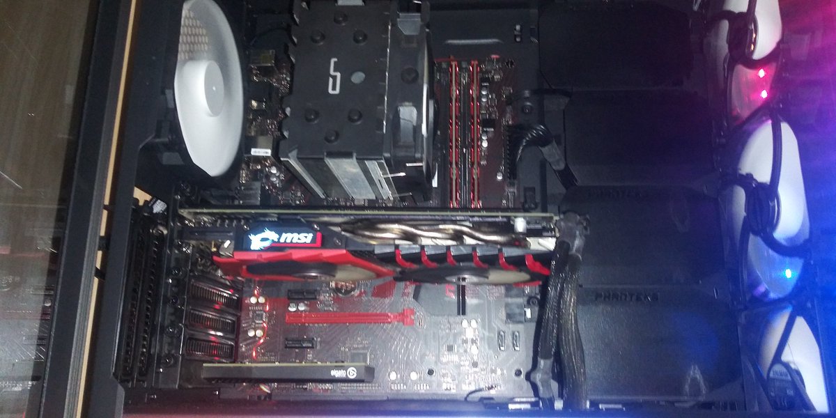 FiearTheWolfdog's tweet image. This is the best case I&apos;ve ever owned/worked in. @Phanteks the #EvolvX is amazing! Now just to upgrade the internals when I can afford to do so xD #broke