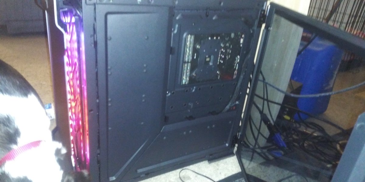 FiearTheWolfdog's tweet image. This is the best case I&apos;ve ever owned/worked in. @Phanteks the #EvolvX is amazing! Now just to upgrade the internals when I can afford to do so xD #broke