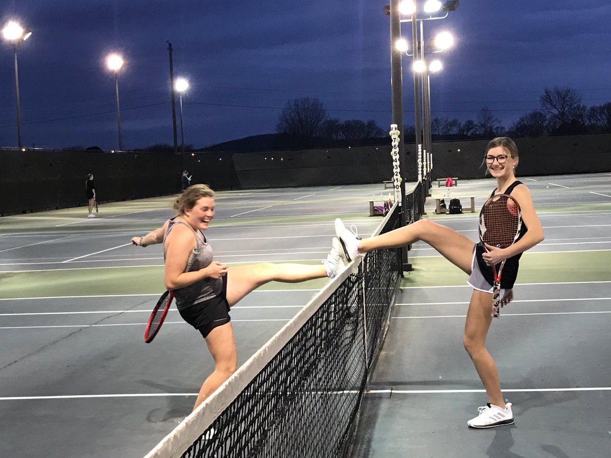 suemarshall's tweet photo. After match customary handshake replaced by foot tap!  Great example of finding a way to show good sportsmanship in spite of current health concerns. https://t.co/DF5OJBBre7