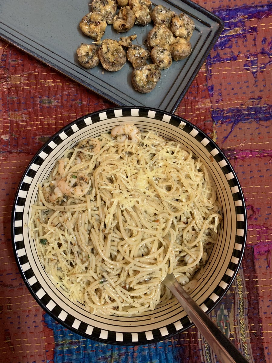 Saturday night dinner of Spaghetti aglio e olio with prawns & a more than generous sprinkle of Kodai Parmesan. Served along with stuffed mushrooms (shrivelled up because these were the only mushrooms sabji walla had & child wss craving) . What you eating this Sat night?