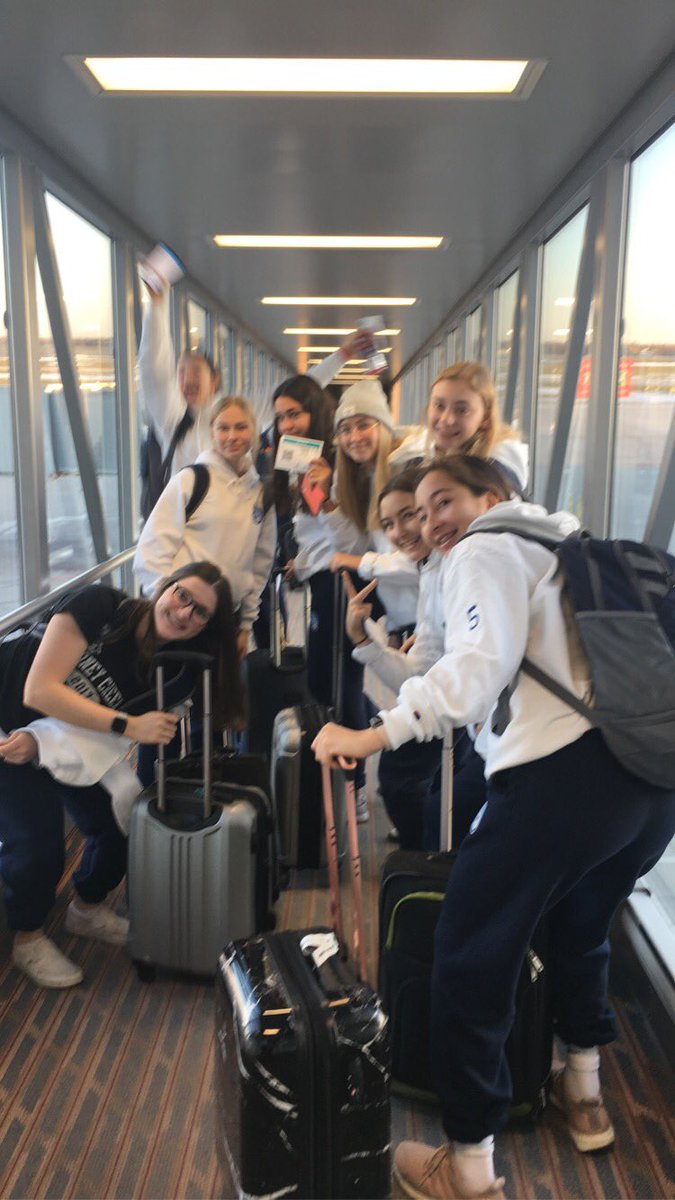 Barclaytina's tweet photo. not the way we wanted our season to end, we were all so excited for finals but i just have so much love for this team & am just thankful i could play with you all, gonna miss seeing you girls every day💙🤍 #deepdownlow https://t.co/xmZcUDCEqq