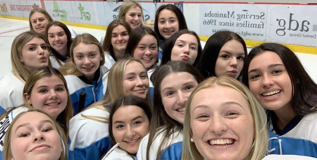 Barclaytina's tweet photo. not the way we wanted our season to end, we were all so excited for finals but i just have so much love for this team & am just thankful i could play with you all, gonna miss seeing you girls every day💙🤍 #deepdownlow https://t.co/xmZcUDCEqq