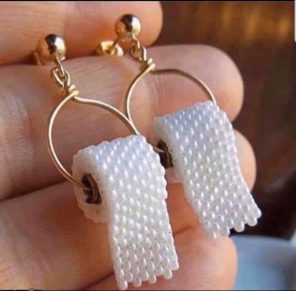 Carlholthausen's tweet image. Oorbellen gekocht voor mijn vrouw.
#modetrend