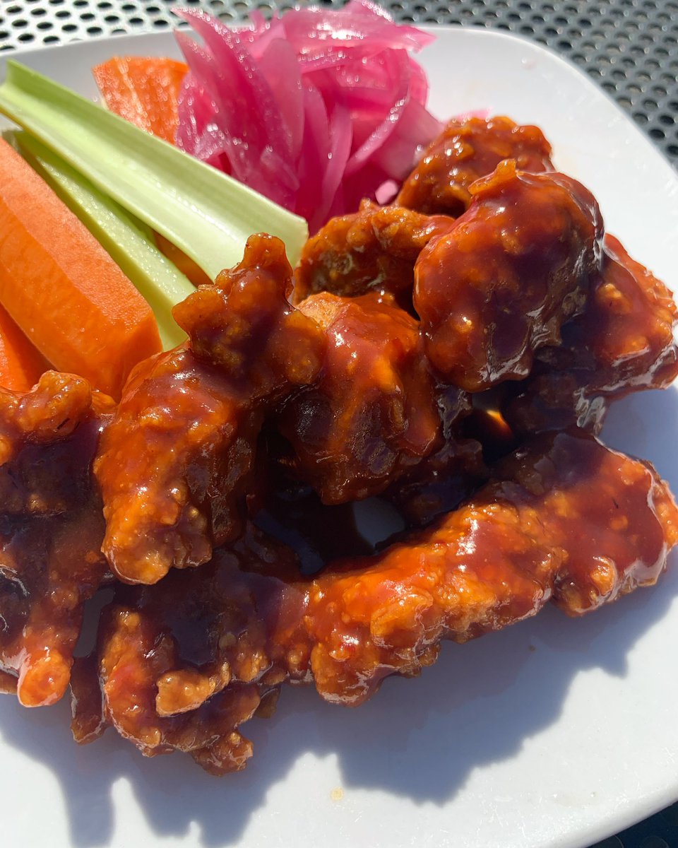 SahmsAleHouse's tweet photo. A couple of this week’s specials. Loaded Chili Cheese Dogs and Polynesian Fried Seitan Wings. https://t.co/rFiMIn7NqP