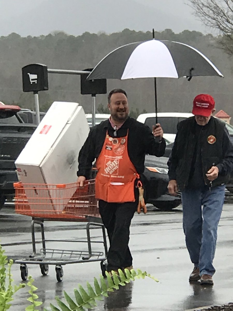 This is what great customer service looks like! Great job Steve leading by example!! ⁦<a href="/serenegar/">steve renegar</a>⁩ ⁦<a href="/hollytate122/">Holly Tate</a>⁩ ⁦<a href="/thdsandi/">Sandi Williams</a>⁩ ⁦<a href="/RobinLeonard71/">Robin Leonard</a>⁩
