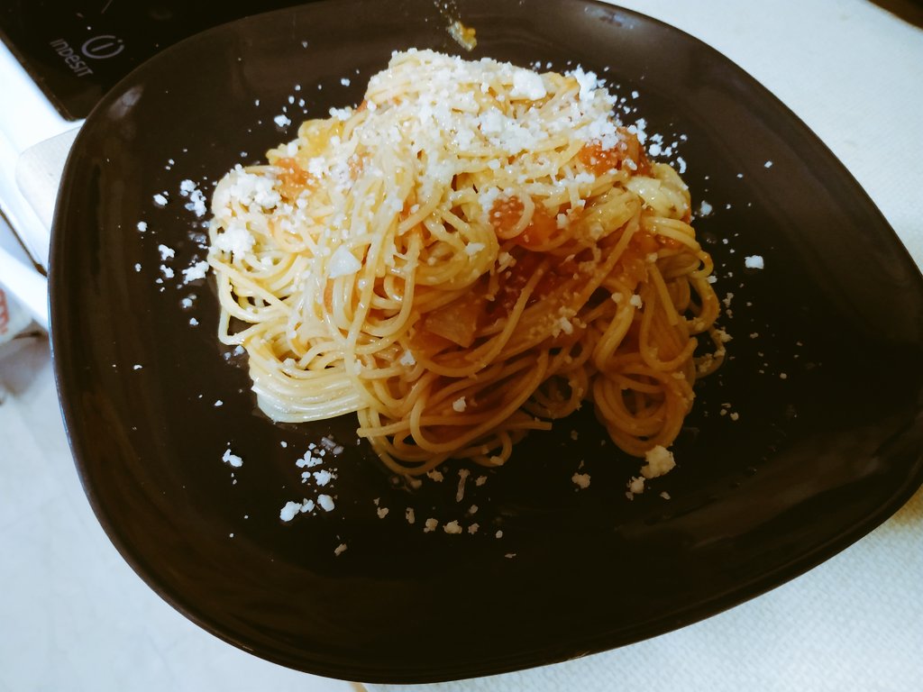 LZIK89's tweet image. #kitchenlab #μενουμεστοσπιτι μένουμε σπίτι και μαγειρεύουμε τα ζυμαρικά που αγοράσαμε, με  συνταγές του αγαπημένου μας @A_petretzikis