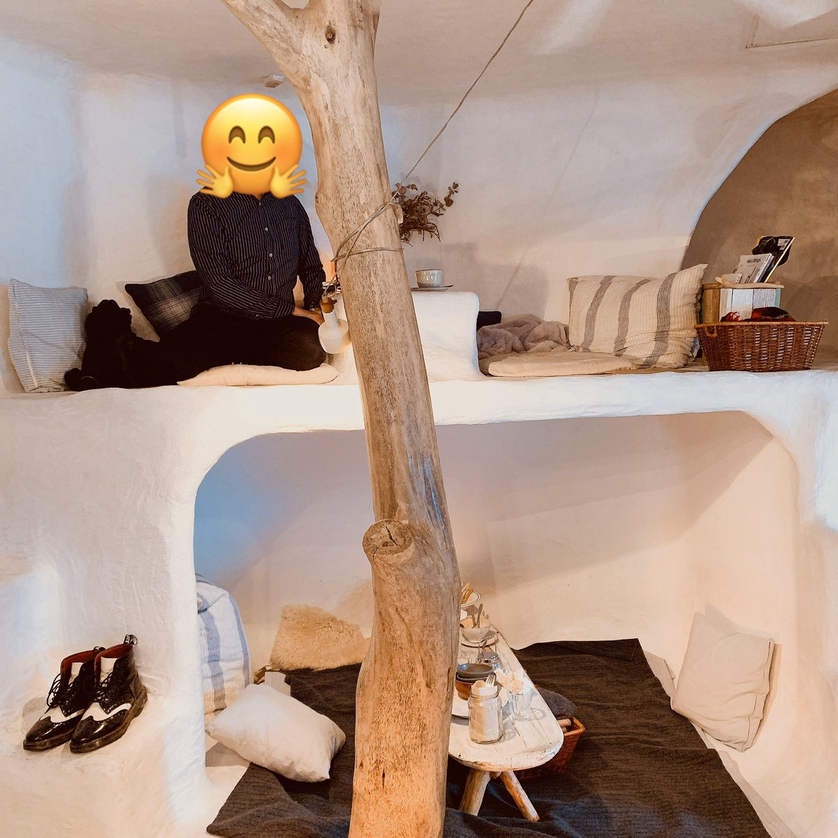 BlackenTalbo's tweet photo. 洞窟カフェ☕️
めっちゃ雰囲気イイ🙆‍♂️
運良く2階席✨

#TEEDA
#TEEDACAFE
#洞窟カフェ
#雰囲気いい
#めっちゃおもしろい
#ゆっくりできる
#有機アールグレイベイクドチーズケーキ
#ダークチョコレートソイケーキ
#スマトラマ���デリン
#有機ホットアールグレイ
#美味しかったです
#ごちそうさま https://t.co/ori13e3DyC