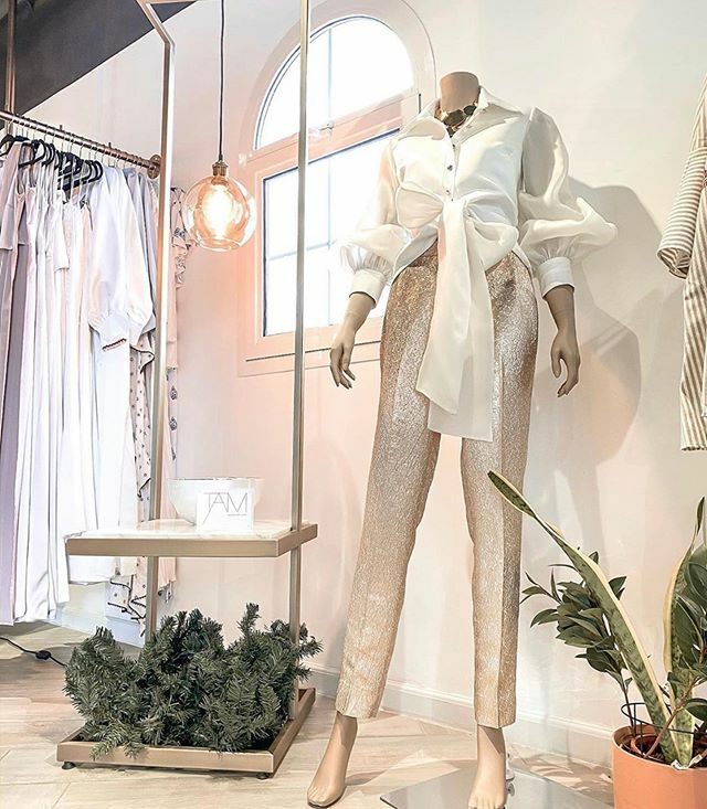 Can’t get enough of this beautiful setup at @theeditdubai, featuring the Tibby blouse 😍✨ #Essevie #essevielondon ift.tt/2wRNBIB