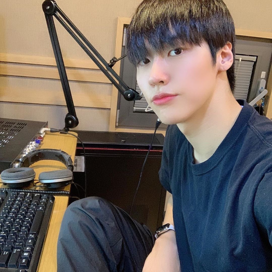 NFlyingFr_Fan's tweet photo. [Instagram - Seunghyub] 09.03.20

Je suis bien arrivé !

#TenueDeTravail

______
Source : sssn9_zzzn9
KR > FR : Lei https://t.co/Y2pOPVu3O3