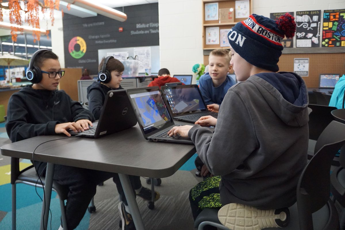 RCS will be providing remote learning for all students. If you do not have access for your student(s) to a device and/or connectivity, please complete this survey by 10 a.m. on Monday, March 16.  

Click here for survey: ow.ly/JdbA50yLO5M