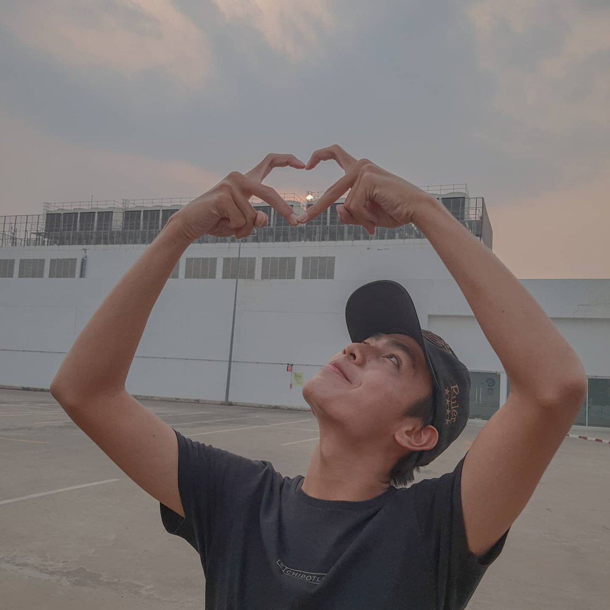 art_trm's tweet photo. รักนะ 😘😘😘 https://t.co/9MNS7tXIxc