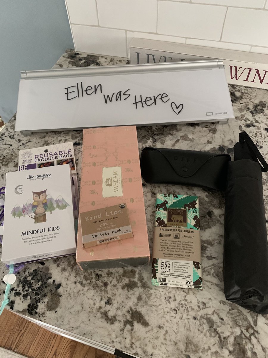 rathsburg's tweet photo. ⁦@TheEllenShow⁩ #BEKINDbyellen  😍😊😍 https://t.co/t1wKdCmj5Z