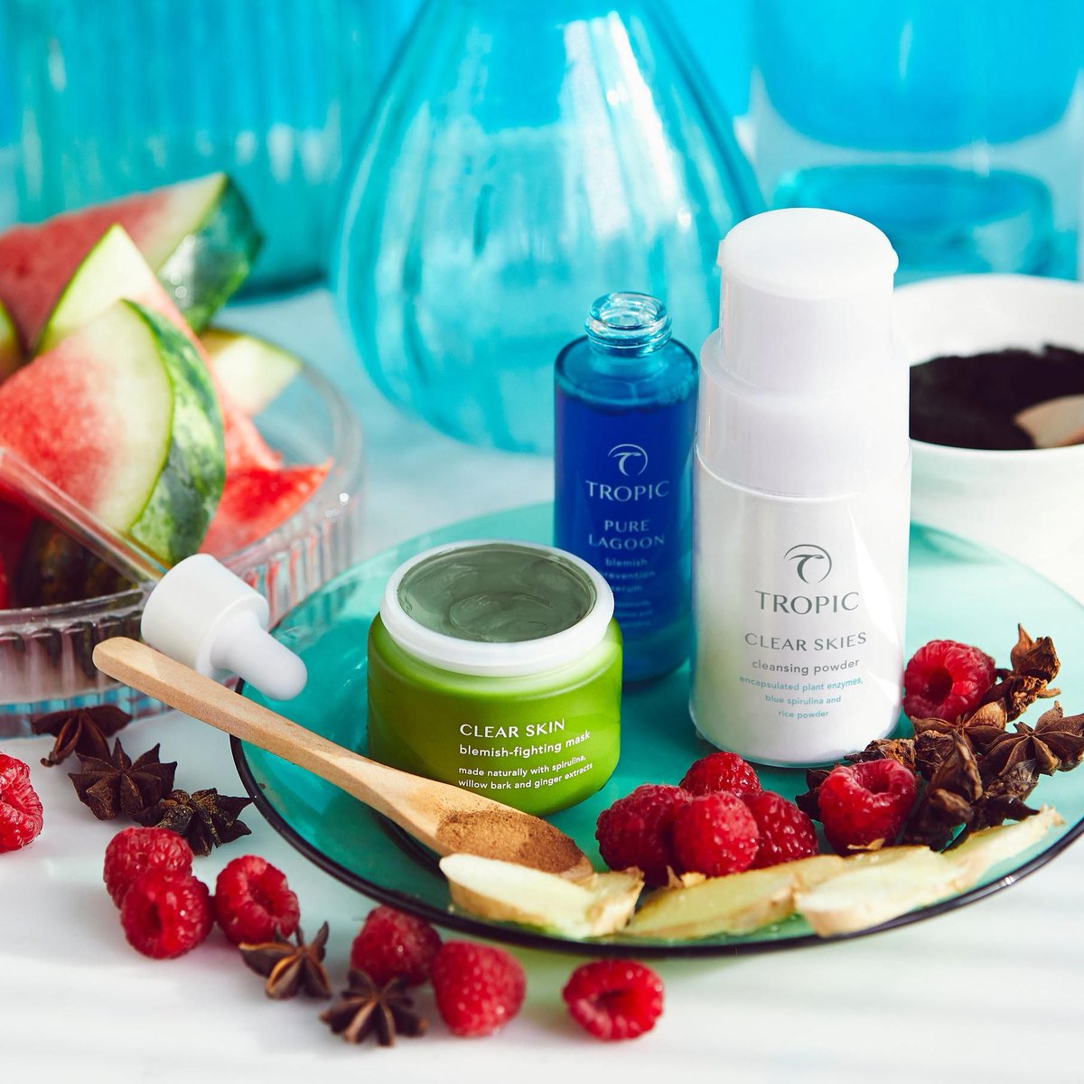 TropicSkincare's tweet photo. Introducing Clear Skies Cleansing Powder 👋

Perfectly suited for oily, blemish-prone and combination skin types, it's packed with powerful plant actives to cleanse away excess dirt and sebum for a clearer, fresher complexion! 

Available from 1pm on Mon 16th March. https://t.co/YYu7FCA99m