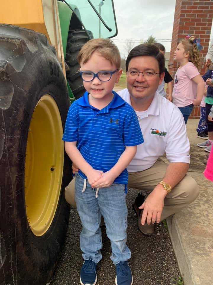 DavidRGrissom's tweet photo. Enjoyed meeting with Mars Hill Preschool students &amp; teachers on Thursday. Special thanks to Councilman Jamie Harris and to Shannon Wilson and Corey Bray with the Russellville Street Department for showing students some of the equipment used in the Russellville Street Department. https://t.co/oZeboub4an