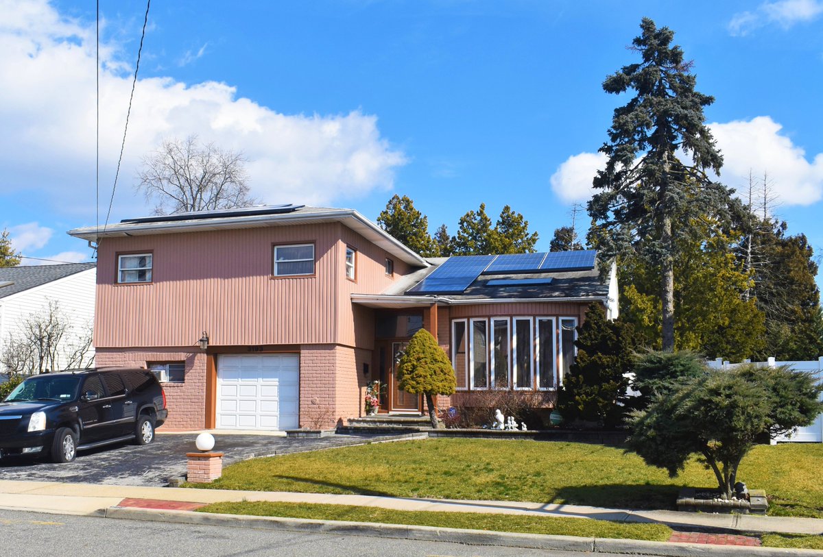 MichaelJWillis5's tweet photo. Hello March!
Beautiful Baldwin Harbor
Marvelously Spacious 4 Br Imperial Split. $625,000.
Call Now 516.315.1218
Click Link for More Details: https://t.co/ormvqppoUb https://t.co/a6sMwBqu0r