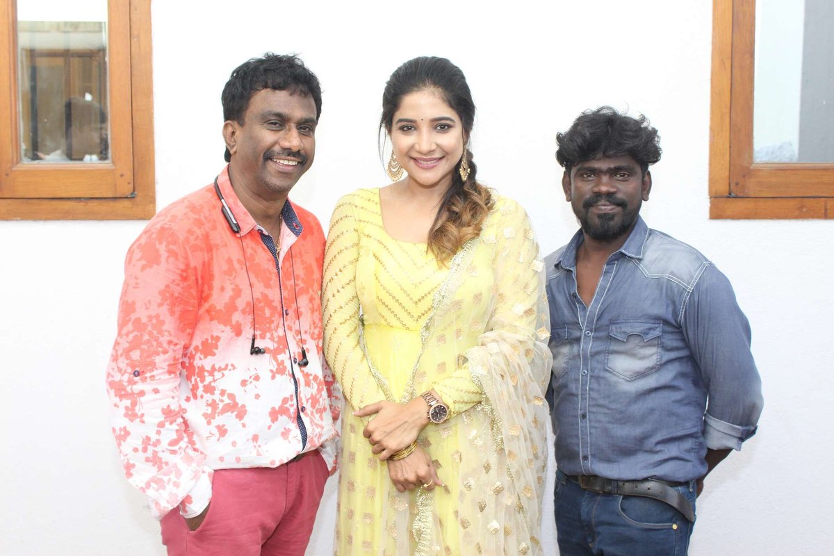 moviewingz's tweet photo. #blackpeoplepictures #Ssumathi productions @GJSATHYA3 Directorial #Puravi Starring @ssakshiagarwal Music #BMohammedAadhip Lyrics @KuKarthk DOP #GopiJagadeeshwaran Editing #ManiKumar, #RaghuSethuraman
Art #mspMadhan @Sheimour @AganalM @onlynikil #NM https://t.co/GShcP3NiCI