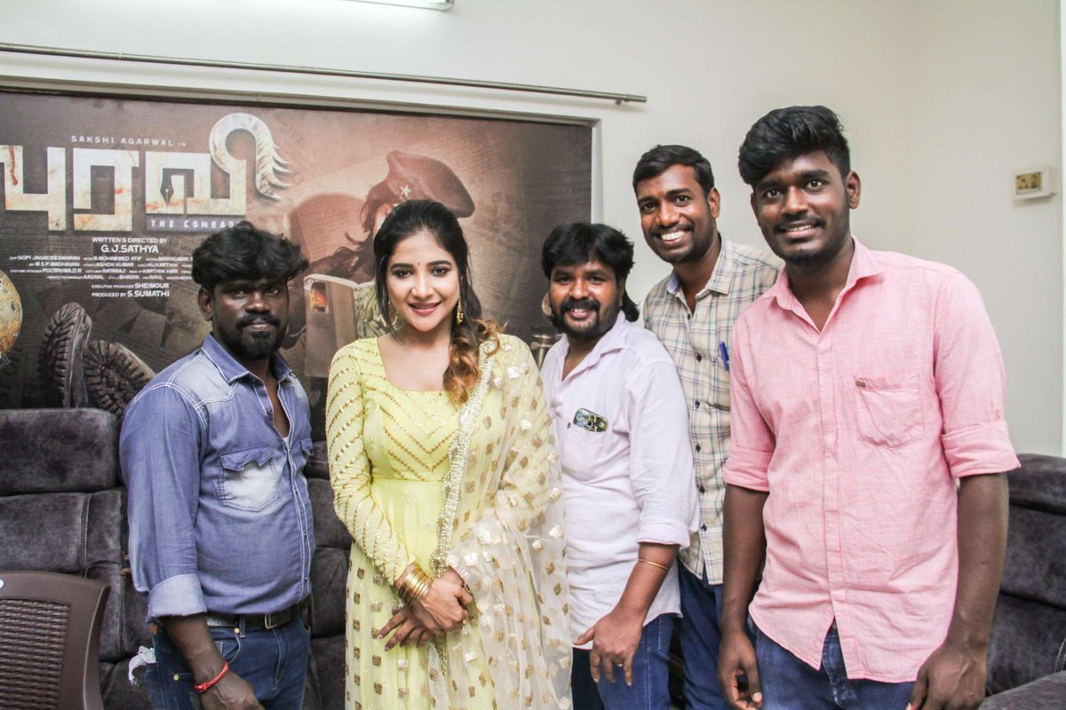 OpenTalkCinema's tweet photo. #blackpeoplepictures #Ssumathi productions @GJSATHYA3 Directorial #Puravi Starring @ssakshiagarwal Music #BMohammedAadhip Lyrics @KuKarthk DOP #GopiJagadeeshwaran Editing #ManiKumar, #RaghuSethuraman
Art #mspMadhan @Sheimour @AganalM @onlynikil #NM https://t.co/yfbMFc3Dls