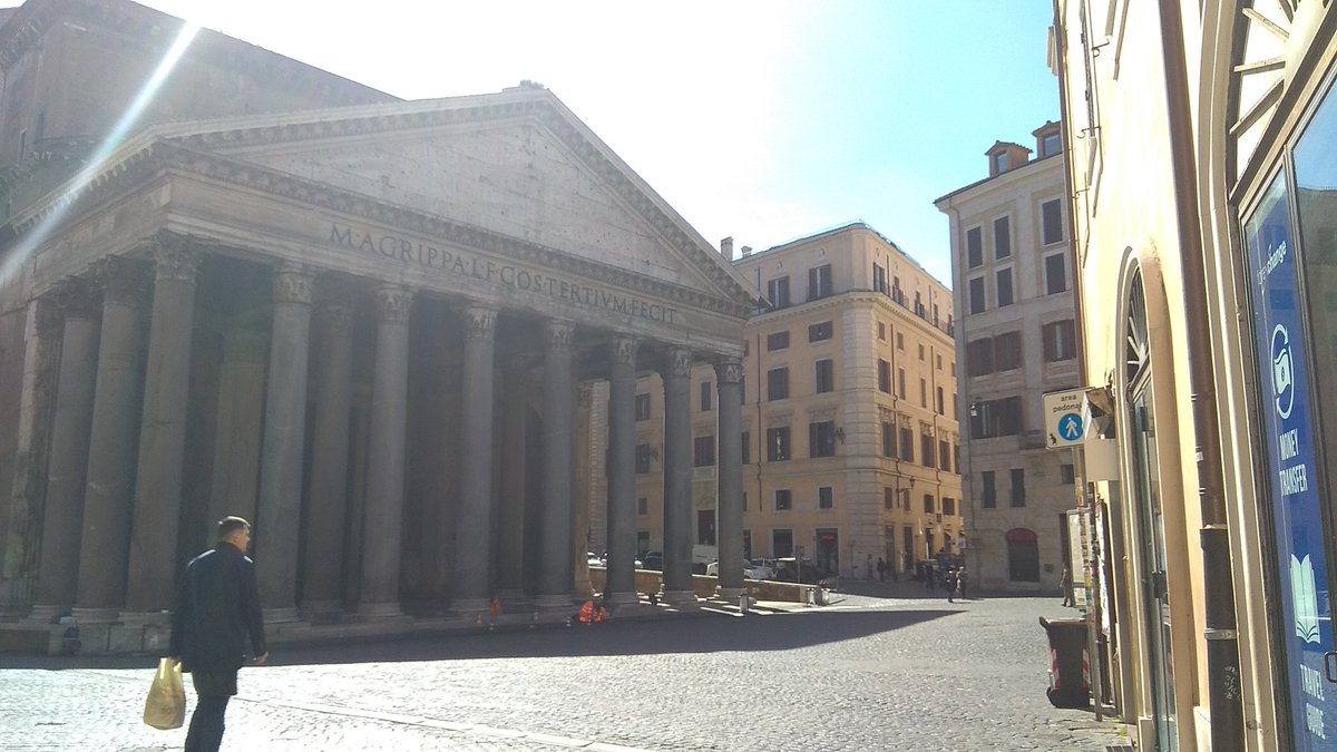 Pantheon Square completely empty... So sad. ~ La piazza del Pantheon completamente vuota... Che tristezza. #coronarvirusitalia #covid_19italia #andratuttobene