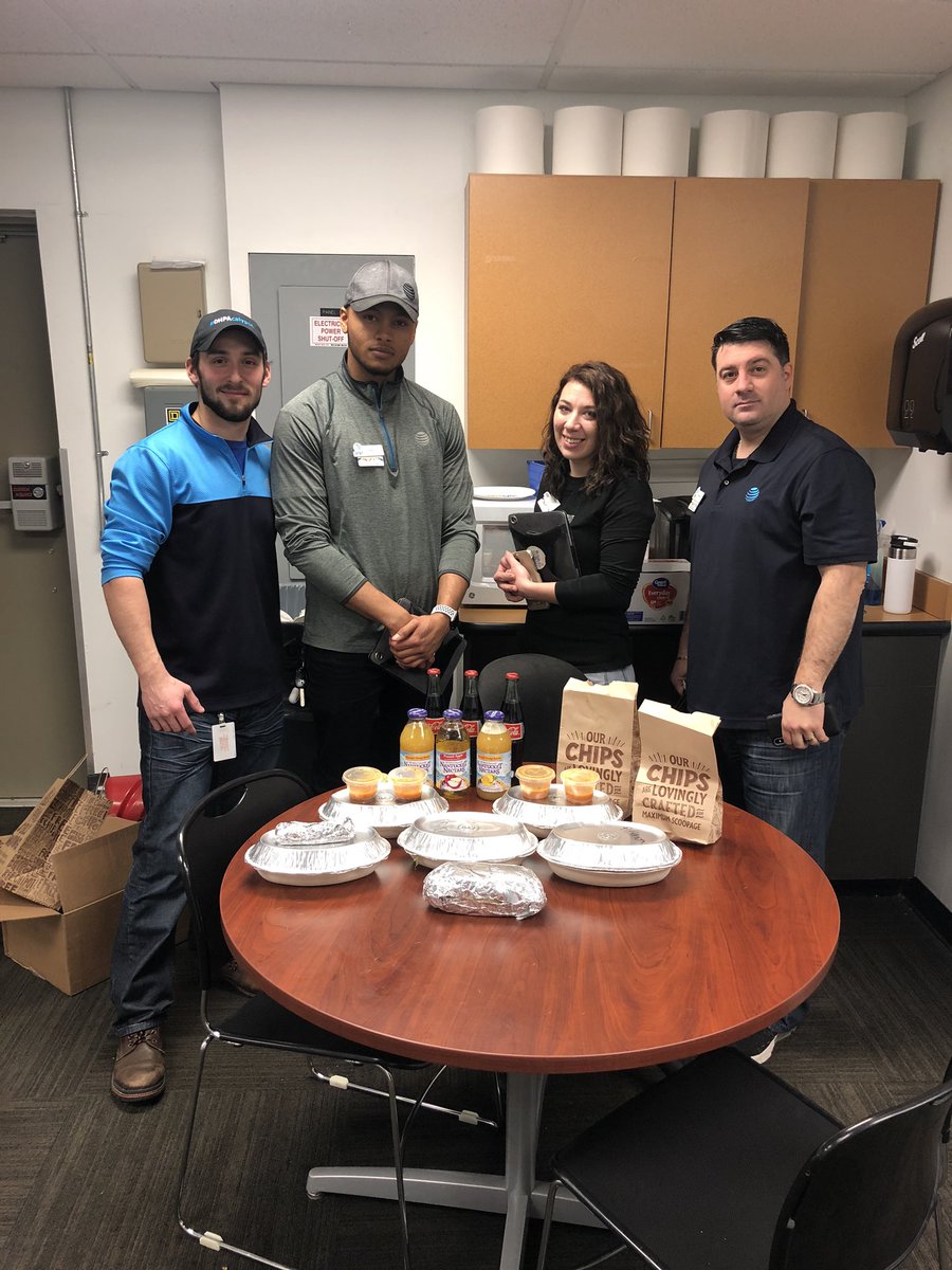 When this team sets their mind to something ANYTHING is possible!   S/o to my squad for CRUSHING open enrollment &amp; being one of the top locations in the market! Thank you very much to Asurion &amp; @jenn_ohpa for hooking us up with some grub 😋#TeamSMAC #NOHLimits #unstOHPAble