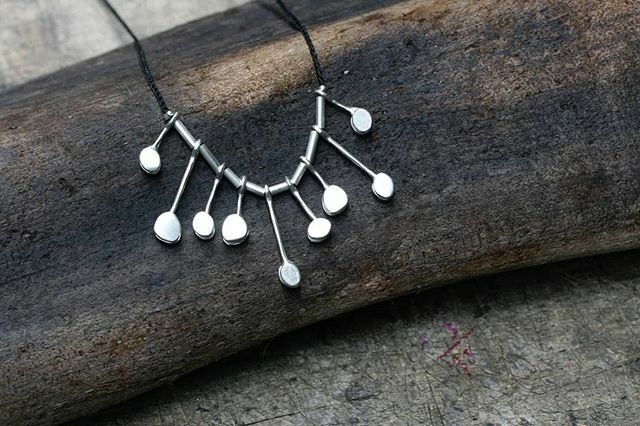 Meadowsweet's namesake is also known as "queen of the meadow" 💪🌱 bit.ly/3b6YyoH