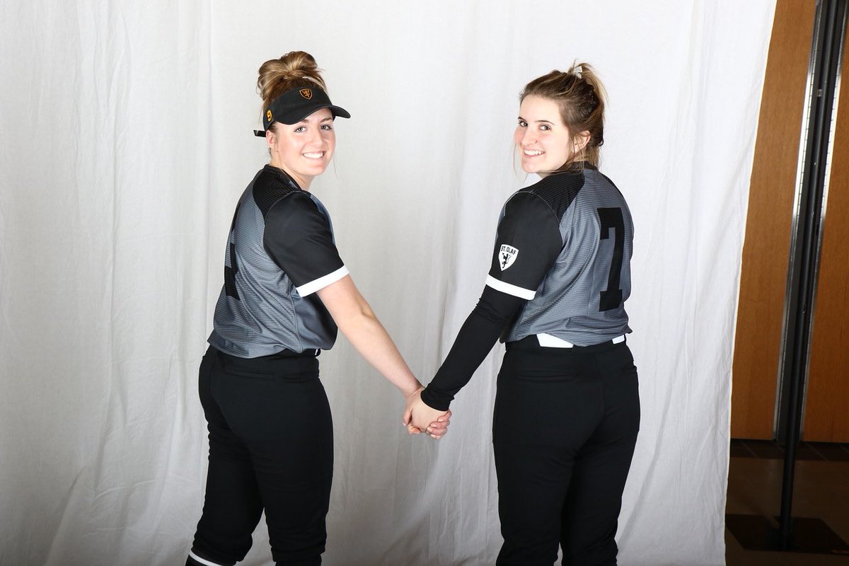 StOlafSoftball's tweet photo. FOREVER Team 46 💕 https://t.co/724kMvhkNI