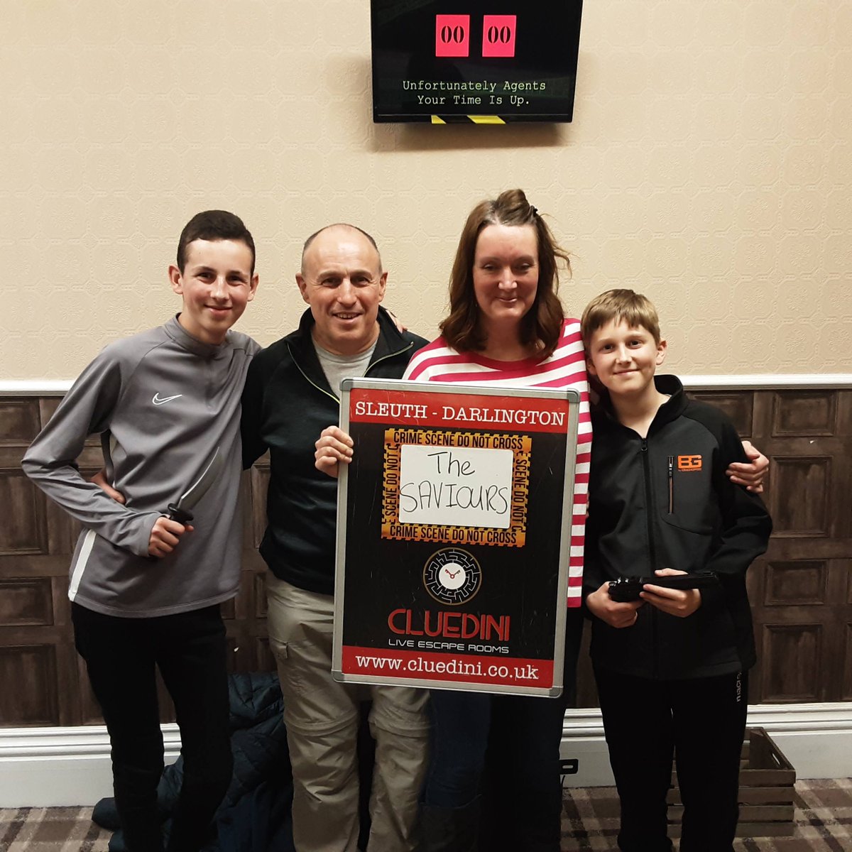 🕵️‍♂️ The Saviours: Detectives Rachel, Paul, Luis &amp; Max found it all elementary.

Up for the challenge?
Book Now @ cluedini.co.uk

🕰 One Hour
🧩 One Room
🔑 One Mission