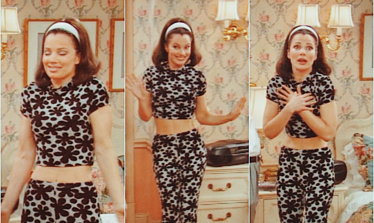 Cuando tenemos practicamos en casa con nuestro nuevo outfit súper cool 🐣