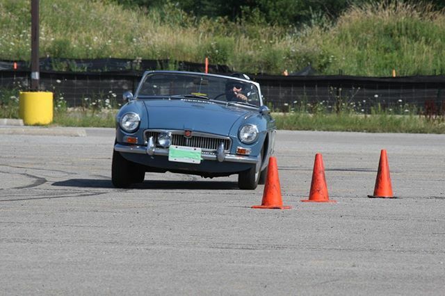 OshawaMSC's tweet photo. Daily #autoX pic to get you excited for the 2020 season 😎🔥🏎🏁 #AutoCross #TimeAttack #RoadRacing #IceRacing #OshawaMSC #motorsport #carclub #conekiller #CTMP #becauseracecar #takeittothetrack #carsofinstagram https://t.co/56hr1R6WQb